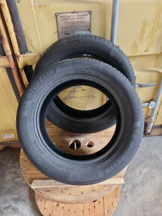 Se vende 2 Neumáticos en perfecto estado