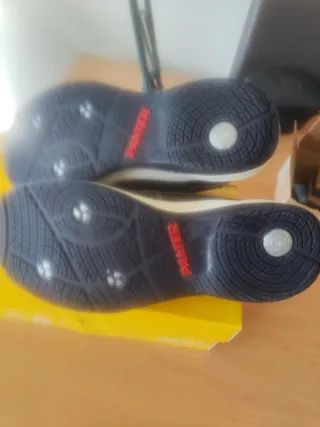 Zapatos Panter Negros y Amarillos