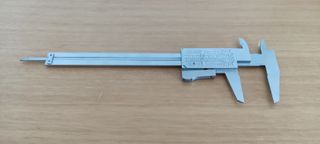 Calibre - Pie de Rey marca Métrica 150mm