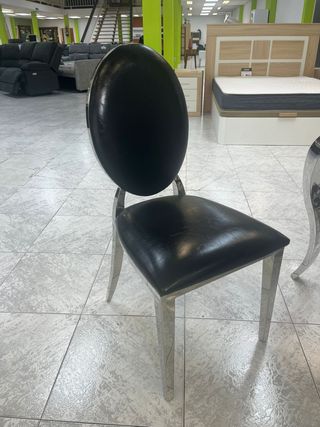 Preciosa Mesa de Cristal en Negro "NUEVA"