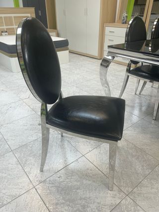 Preciosa Mesa de Cristal en Negro "NUEVA"