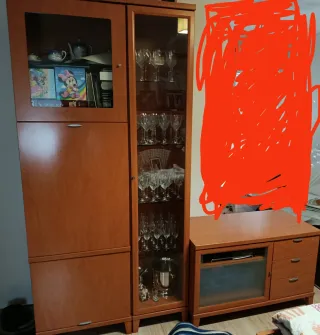 Mueble con vitrina y de televisión