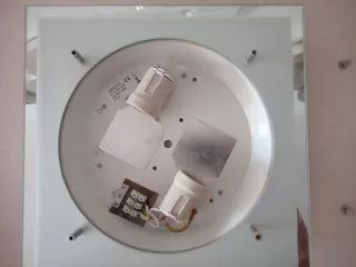 Plafón de techo cristal y metal