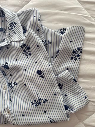 Blusa azul motivos florales S/36/8