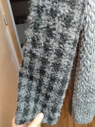 Abrigo desigual gris, negro y blanco T40