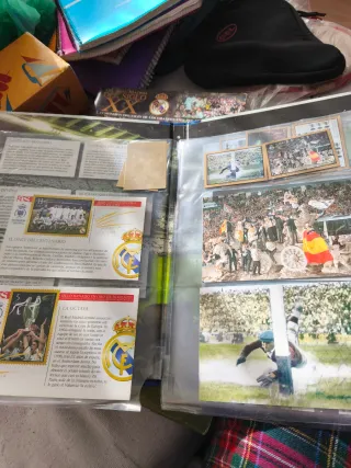 35 Monedas y Cromos Real Madrid