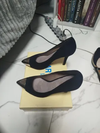 Tacones Negros y Dorados Marypaz