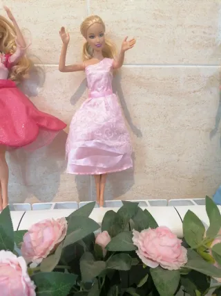 Lote de 4 Barbie LEER EN LA DESCRIPCIÓN