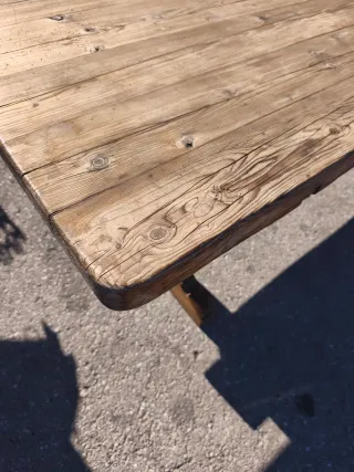 Mesa de campo grande de madera