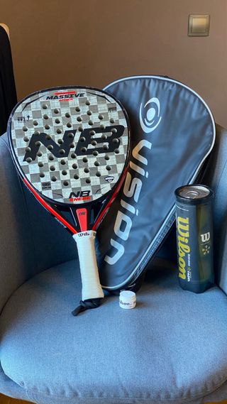 Pala Padel NB, funda, pelotas wilson y grip