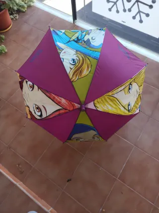 Paraguas infantil con diseño de bruja