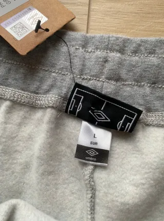 Pantalón chándal Umbro L