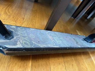 Patinete freestyle negro y rojo