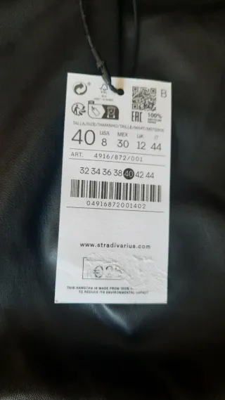 Pantalones cortos efecto piel negros