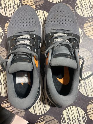 Zapatillas Nike Air Zoom Vomero 16 Gris Naranja