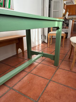 Mesa de comedor de madera