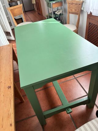 Mesa de comedor de madera