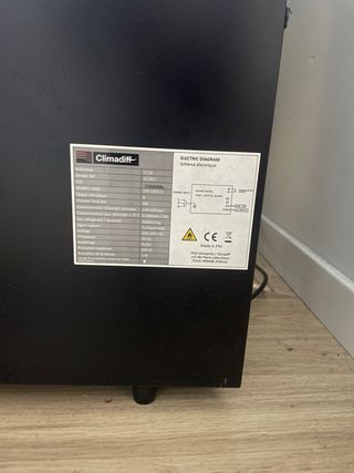 Vinoteca Climadiff Negra