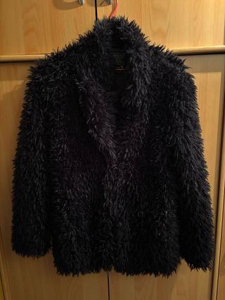 Abrigo pelo negro