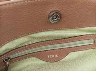 Bolso Tous piel marrón con grabado