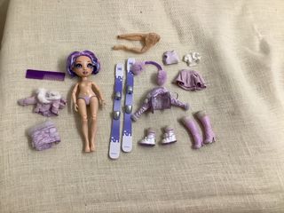 Muñeca Rainbow High con accesorios