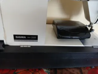 Máquina de coser eléctrica