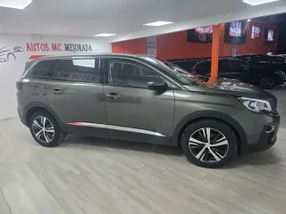 Peugeot 5008 2020