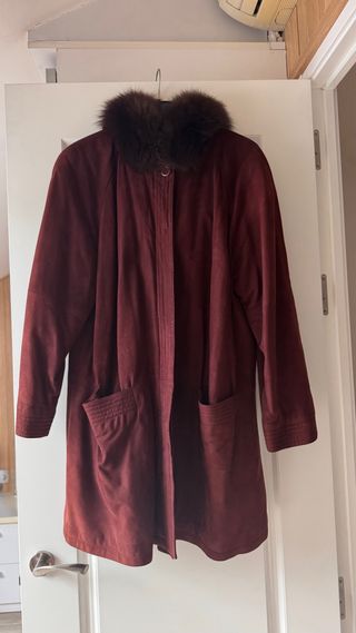 Chaquetón Burberrys con capucha de pelo