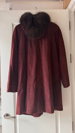 Chaquetón Burberrys con capucha de pelo