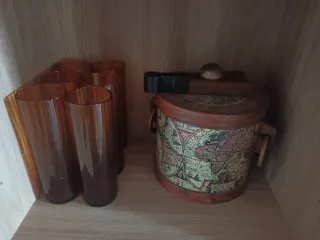 Coctelera y vasos vintage madera y cristal