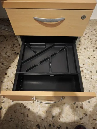 Mesa de despacho Ofiprix de alta calidad.