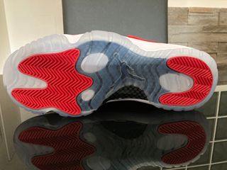 Nike Air Jordan Retro 11 Rojas Talla 43