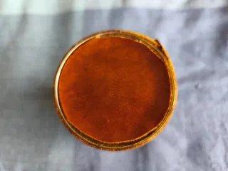 Cubilete portalápices cuero y vitolas antiguo