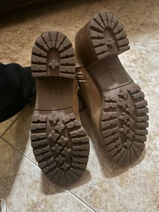 Botas marrones con cordones