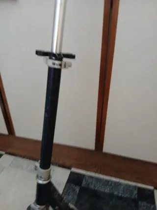 Monopatín plegable negro