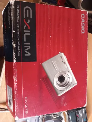 2 Fotocamere Casio Exilim (7.2MP e 12MP)