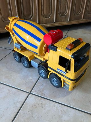 Betoniera Bruder Mercedes 4143