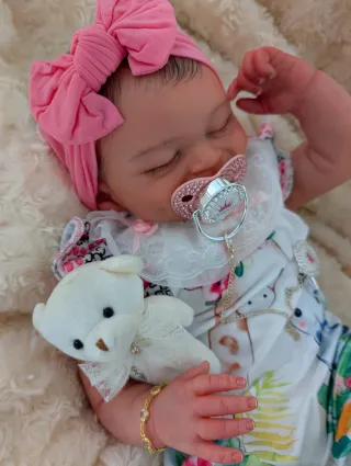 Reborn realizada con genesis horneada y barnizada