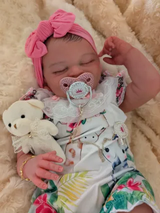 Reborn realizada con genesis horneada y barnizada