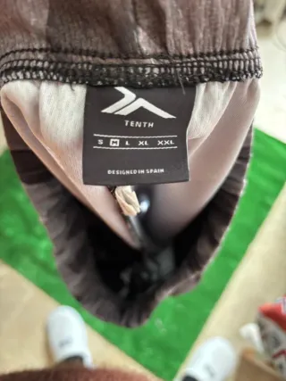 Pantalones cortos deportivos grises