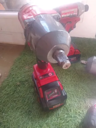 Taladro de Impacto Milwaukee M18 FUEL