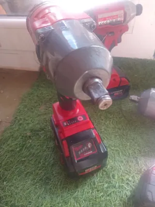 Taladro de Impacto Milwaukee M18 FUEL