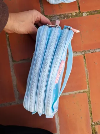 Mochila, estuche y carro a juego