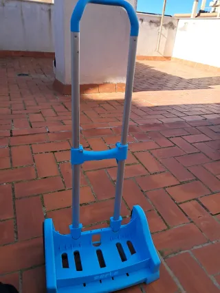 Mochila, estuche y carro a juego