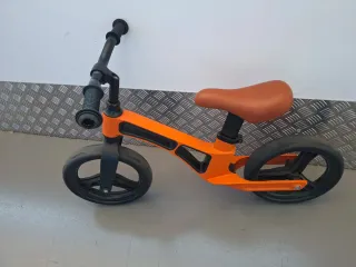 Bici sin pedales naranja