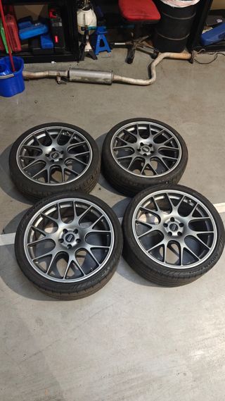 ESTAN VENDIDAS, no hablar. Llantas con neumatico