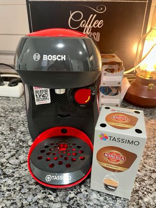 Cafetera Tassimo Bosch roja/negra Modelo Tas1003