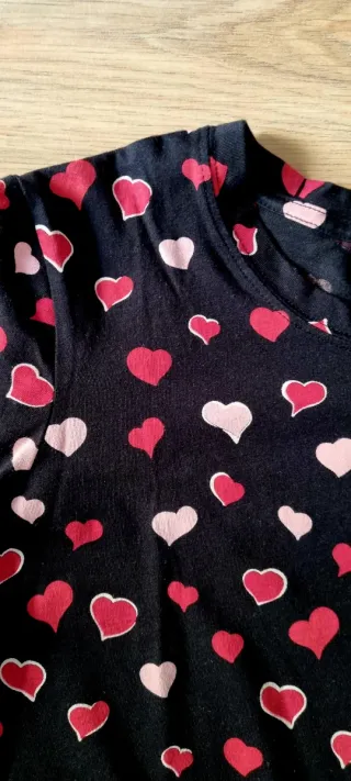 Camiseta Bershka Corazones M