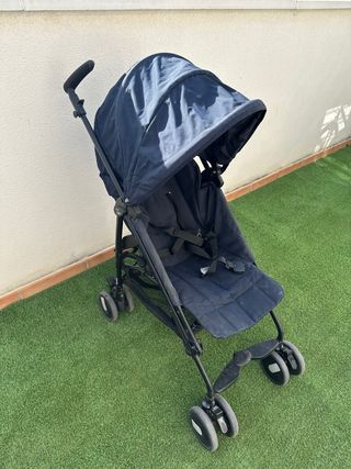 Carrito de bebé azul