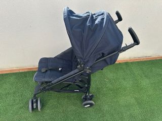 Carrito de bebé azul